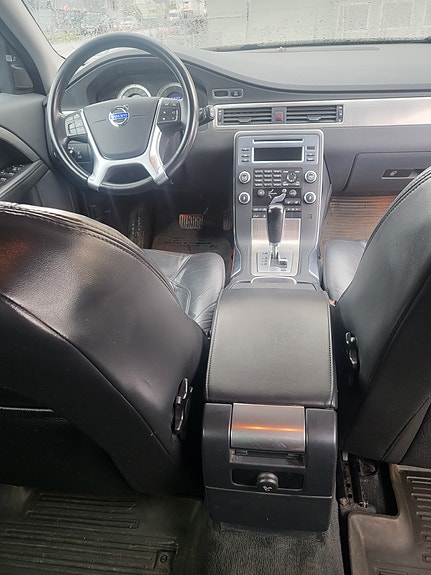 Volvo V70 3 of 23