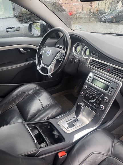 Volvo V70 6 of 23