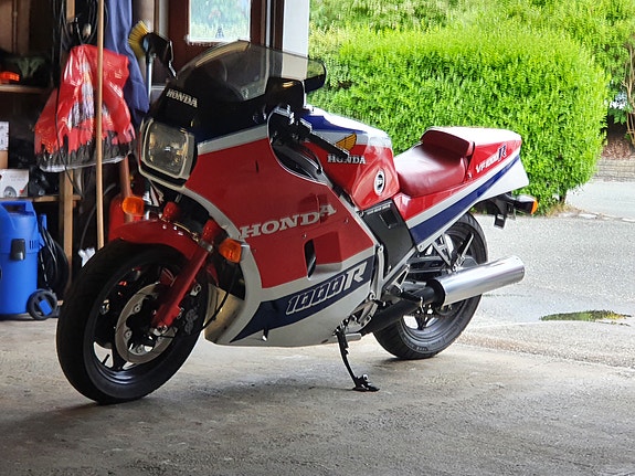 Honda VF1000R vurderes solgt. 3 of 5