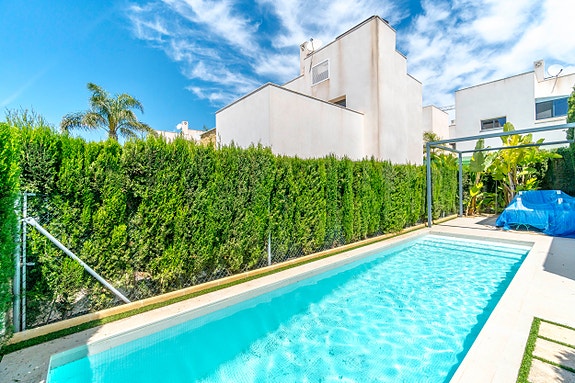 En megler med gode referanser -  SPANIA1.no