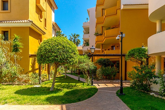 En megler med gode referanser - SPANIA1.no