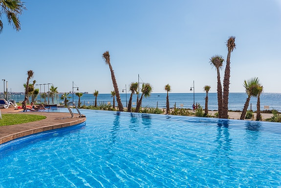 En megler med gode referanser - SPANIA1.no