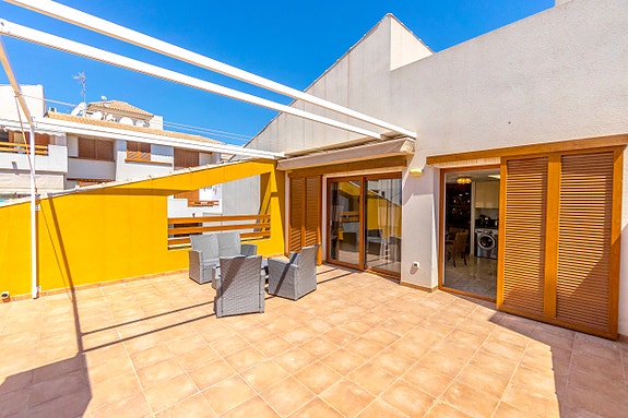 En megler med gode referanser - SPANIA1.no