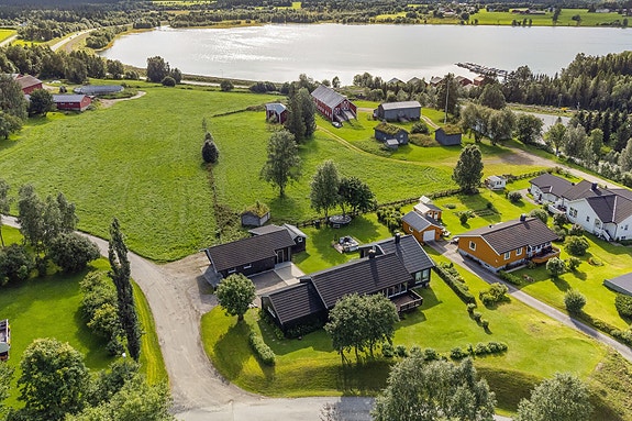 Eiendomsmegler 1 har gleden av å presentere Litlbjerkveien 1!