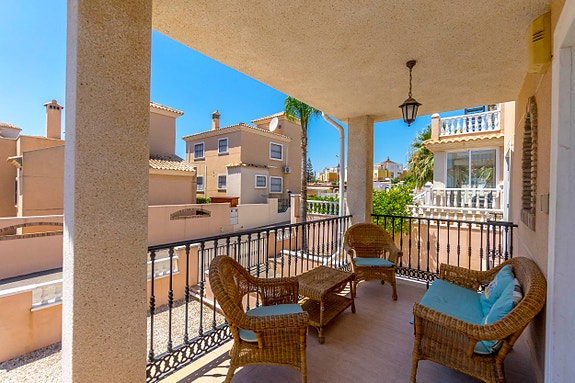 En megler med gode referanser - SPANIA1.no