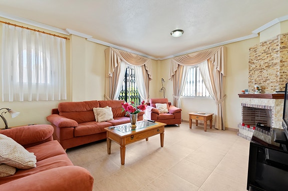 En megler med gode referanser - SPANIA1.no