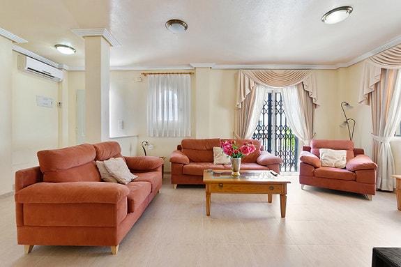 En megler med gode referanser - SPANIA1.no