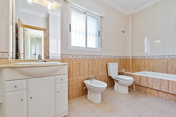 En megler med gode referanser - SPANIA1.no