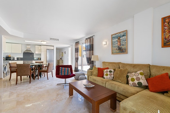 En megler med gode referanser - SPANIA1.no