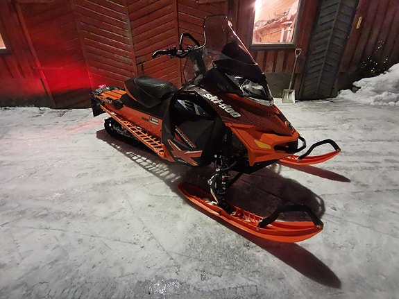 Ski-doo Renegade 600 H.O Backcountry 3 of 29