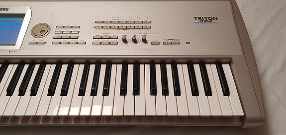 KORG Triton Studio 76 | FINN torget