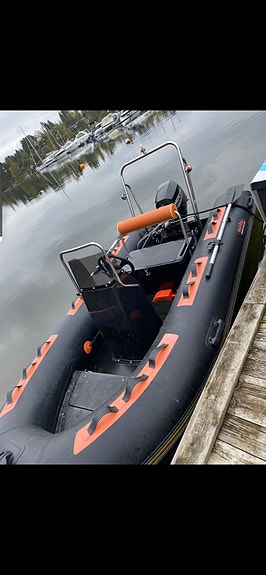 Vi vurderer å selge vår Superfine RIB for ungdom, ink henger 3 of 5