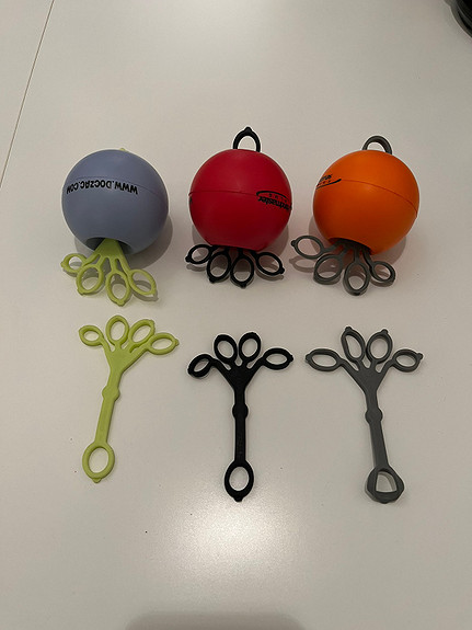 Tre motstander, fra lett (blå) til hard (orange)
