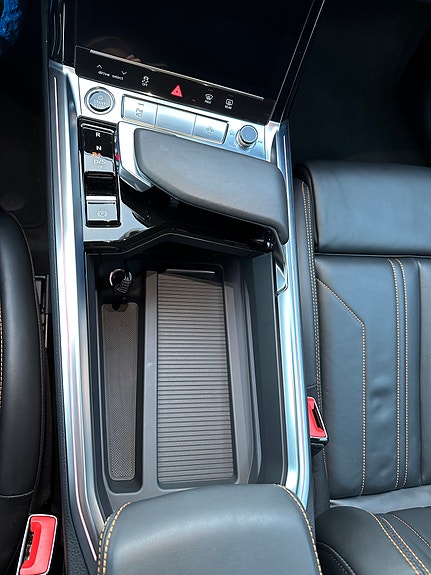 Audi e-tron 27 of 30