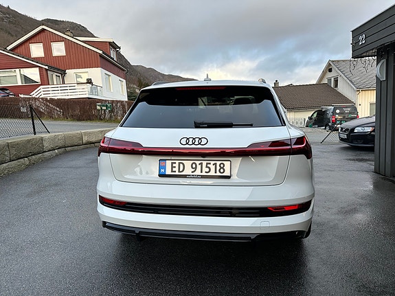Audi e-tron 6 of 30