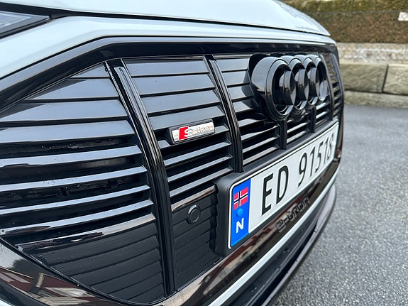 Audi e-tron 11 of 30