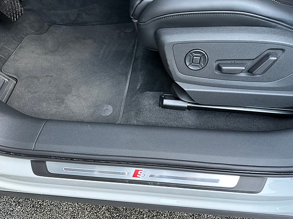 Audi e-tron 22 of 30