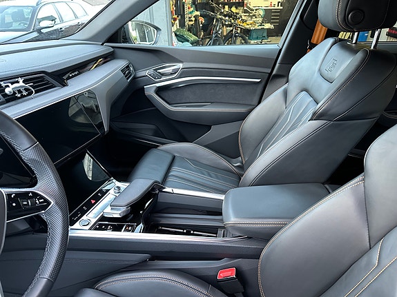 Audi e-tron 23 of 30