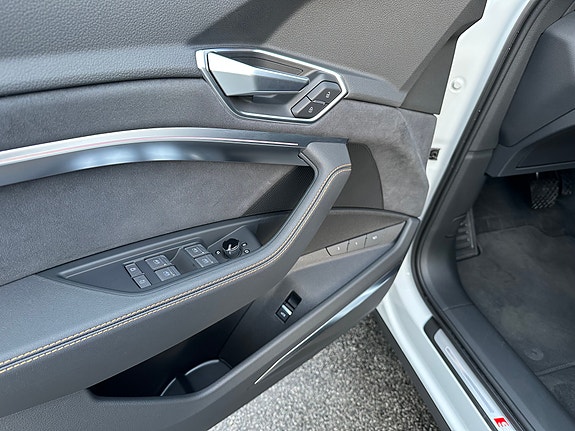 Audi e-tron 19 of 30