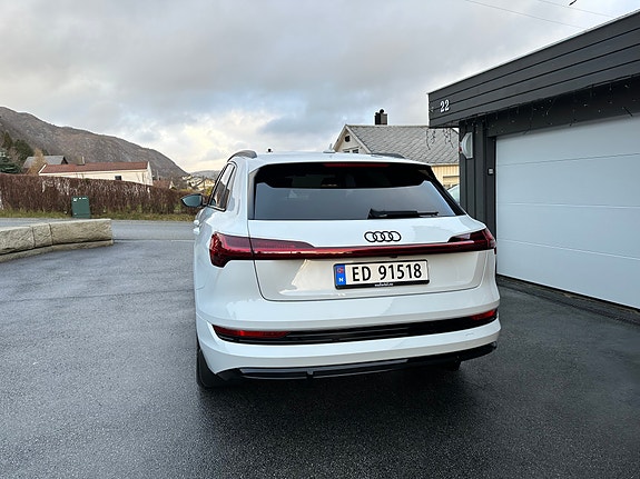 Audi e-tron 9 of 30