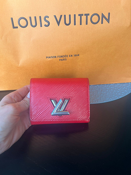 LOUIS VUITTON DAUPHINE CHAIN WALLET – A&J GOLD NORWAY