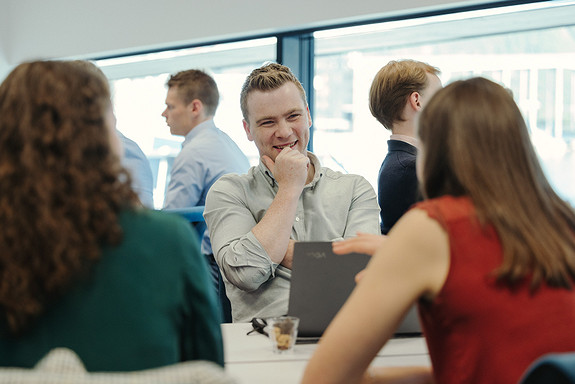 På våre samlinger møters alle traineene på tvers for å dele erfaringer, kunnskap og bli bedre kjent.