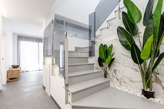 En megler med gode referanser - SPANIA1.no