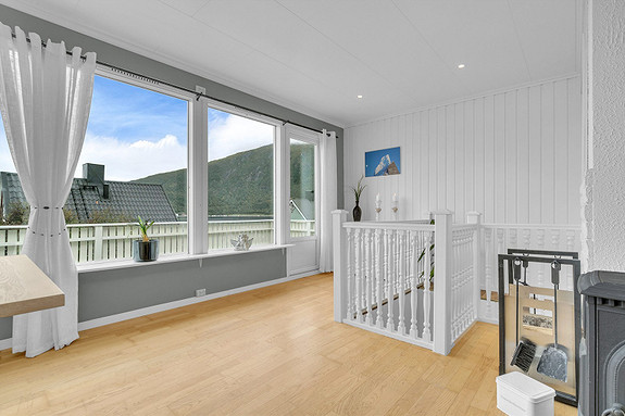 Fra stuen er det adkomst til veranda