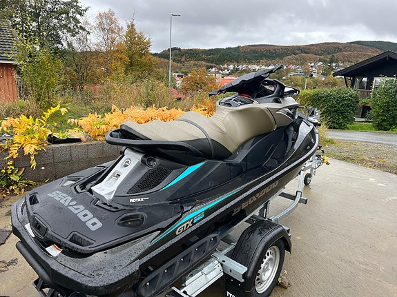 Velholdt og strøken vannscooter. 3 of 4