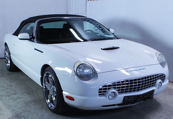 Ford Thunderbird 2 of 5