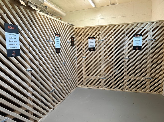 Lagerboder, Frisk Arena, klubbhus