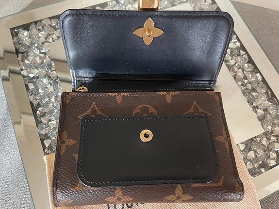 Louis Vuitton Comp Wallet Flower Lock