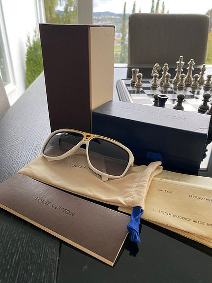 LOUIS VUITTON solbrille med Kvittering og original eske