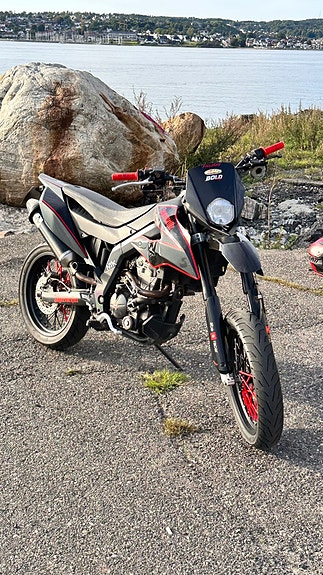 Aprilia sx 125 9 of 17