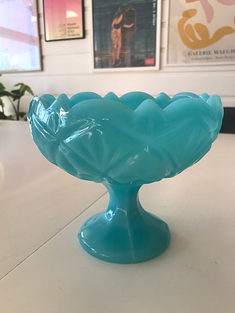 Nydelig turkis skål i pressglass retro vintage