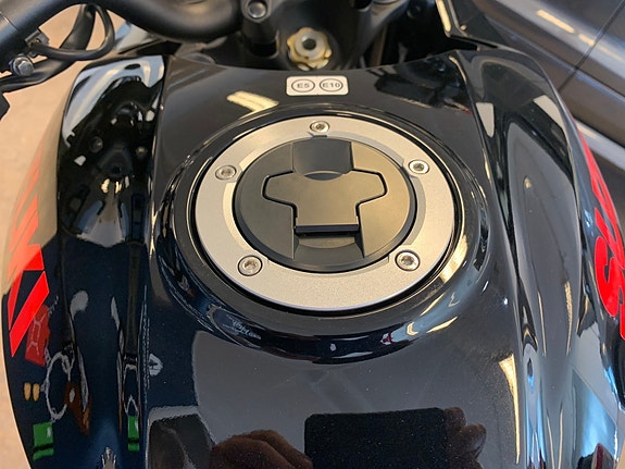 Suzuki GSX-S 1000S KATANA 5 of 5