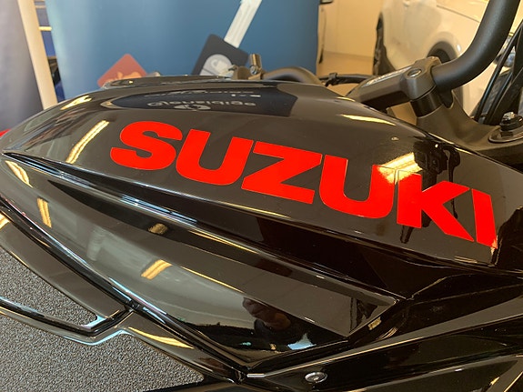 Suzuki GSX-S 1000S KATANA 3 of 5