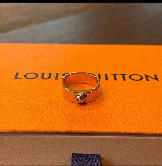 Louis Vuitton Yellow Gold Nanogram Ringing