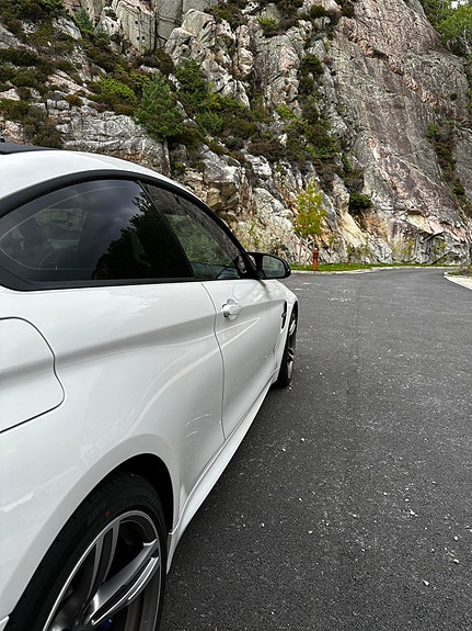 BMW M4 5 of 5