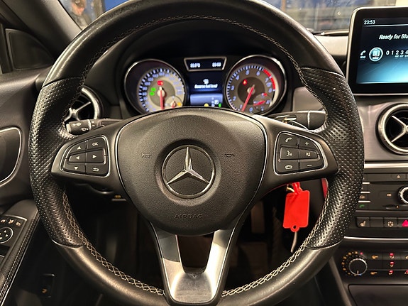 Mercedes-Benz CLA180 8 of 22
