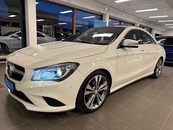 Mercedes-Benz CLA180 1 of 22