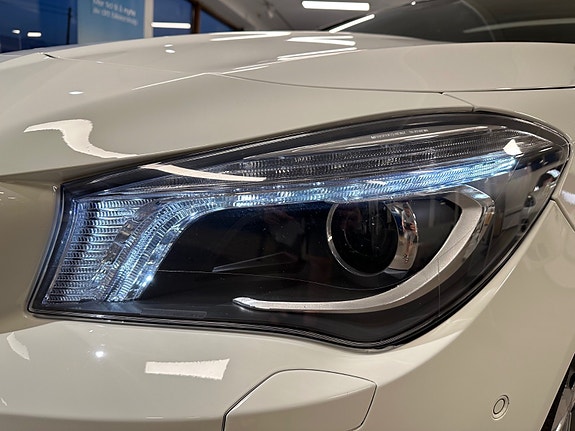Mercedes-Benz CLA180 9 of 22