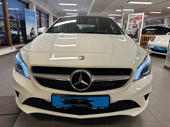 Mercedes-Benz CLA180 5 of 22