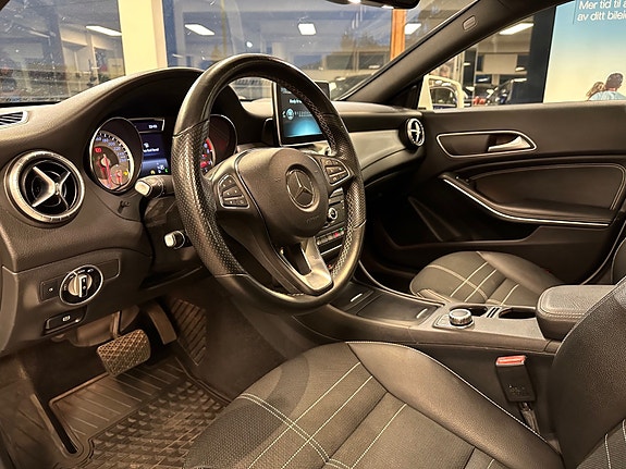 Mercedes-Benz CLA180 11 of 22