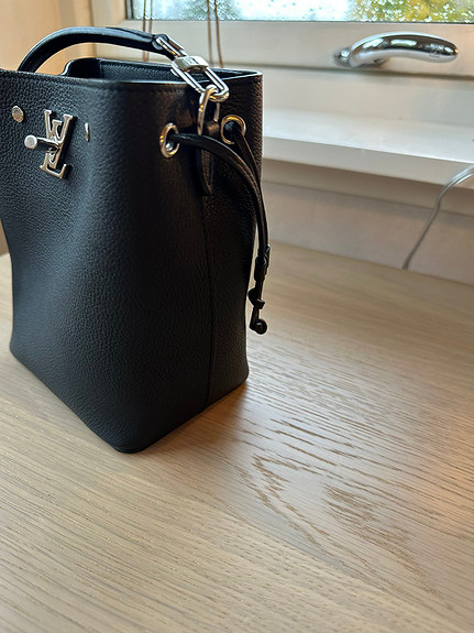 Louis Vuitton Nano Lockme Bucket In Noir
