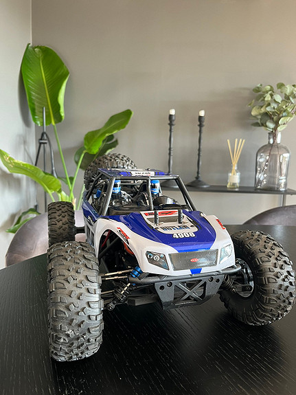 sturdy motive rc car