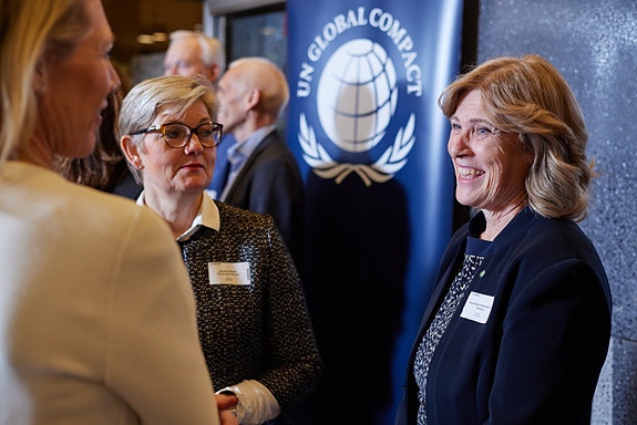UN Global Compact Norge samler bedrifter og mennesker på tvers av sektorer, fagfelt og verdikjeder. Her fra en arbeidsmiddag med toppledere og næringsminister Jan Christian Vestre.