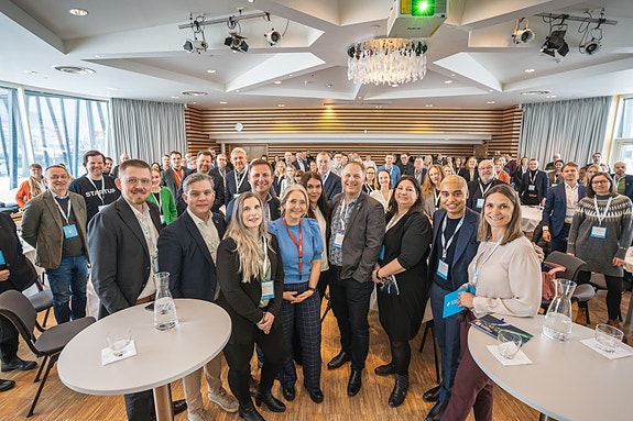 UN Global Compact Norge er samarbeidspartner inn i prosjektet, Om:Nord, som er eid av Næringsarena Nord, et nettverk bestående av 14 næringsforeninger i Nord-Norge. Bilde er tatt under mulighetskonferansen i Tromsø hvor prosjektet ble lansert.
