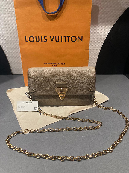 Louis Vuitton Comp Wallet Flower Lock