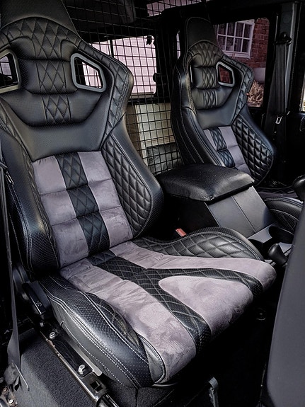 Land Rover Defender-Serie 24 of 30